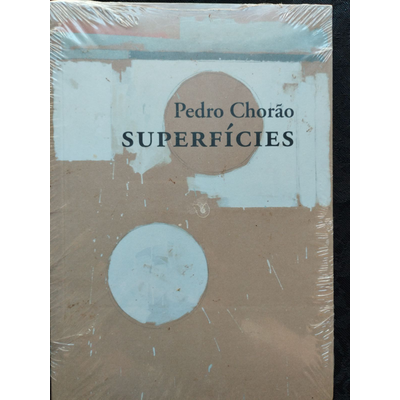 Capa do livro SUPERFÍCIES de Pedro Chorão com design abstrato e embalagem de plástico