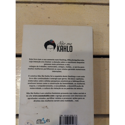 Capa do livro Não me KAHLO com arte e texto em português