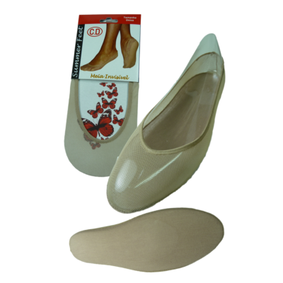 Meia invisível bege com padrão de borboletas e sapato translúcido bege