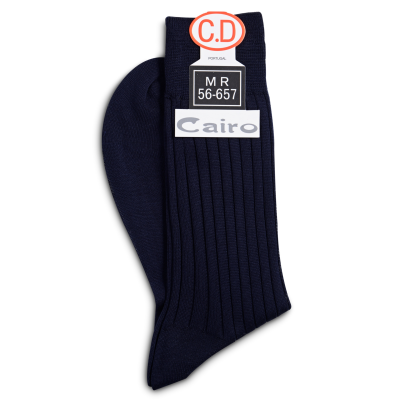 Par de meias azuis escuras com etiquetas contendo texto em branco e cinzento