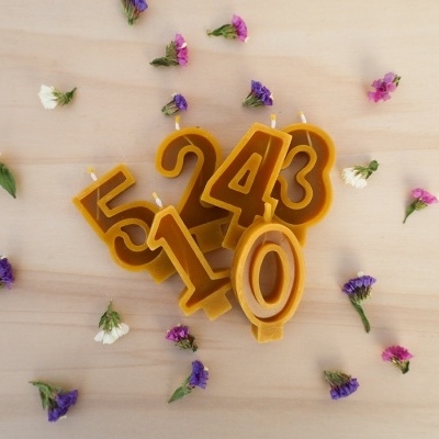 Vela&#x20;N&#x00FA;meros&#x20;de&#x20;Cera&#x20;de&#x20;Abelha