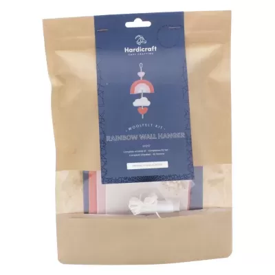 Conjunto de pendura de parede arco-íris Hardicraft em embalagem de papel castanho com etiqueta azul