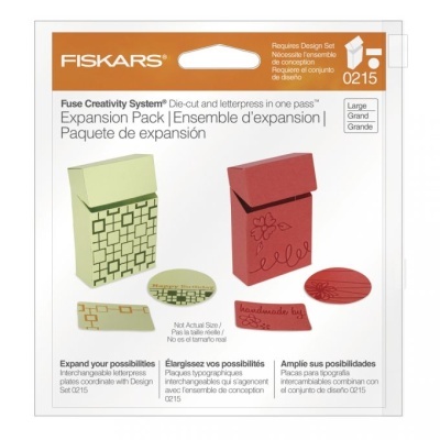 Pack de expansão Fuse Creativity System da Fiskars com placas intercambiáveis de letras e cortes, verde e vermelho