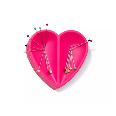 Alfanje silicone rosa em forma de coração com alfinetes coloridos