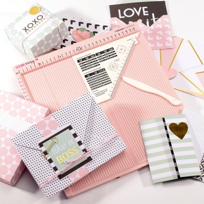 Kit de base de corte cor-de-rosa, papéis decorativos e ferramenta de vinco