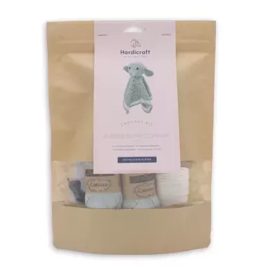 Kit de croché coelhinho cinzento em embalagem castanha com janela transparente