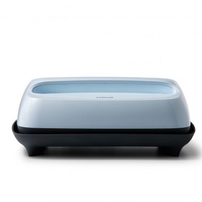 Recipiente retangular azul claro com tampa transparente e base preta