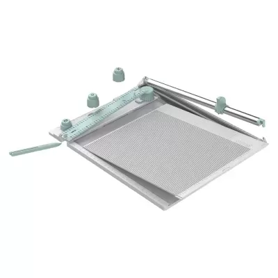 Aparelho de corte de papel com base branca e régua azul translúcida.