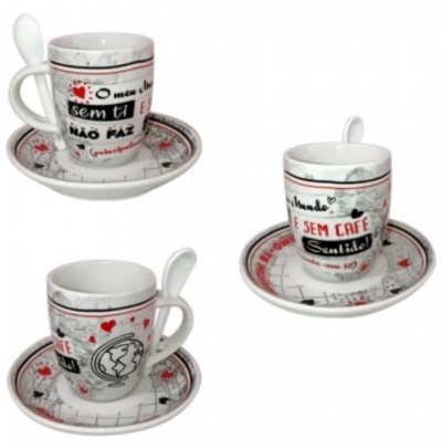 Conjunto de chávenas de café com texto em português e decoração em vermelho e preto