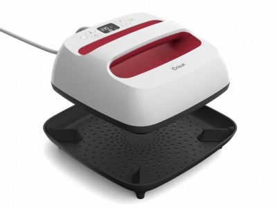 Aparelho elétrico de limpeza a vapor branco e vermelho com base preta