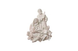 Escultura religiosa branca com duas figuras sentadas e base decorativa