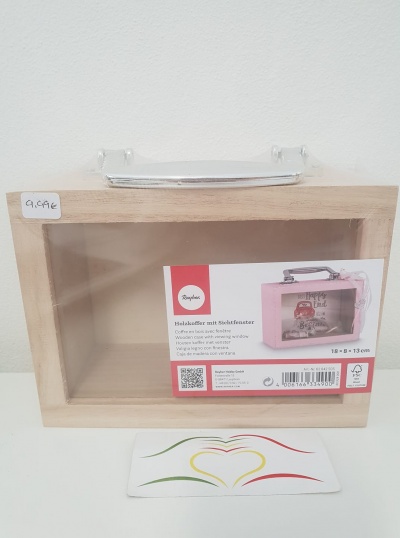 Cofre de madeira com janela transparente e alça metálica, com etiqueta e cartão colorido