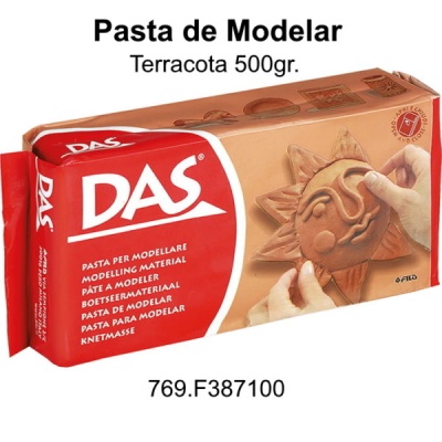 Embalagem de pasta de modelar DAS terracota 500g com mãos moldando sol em pasta