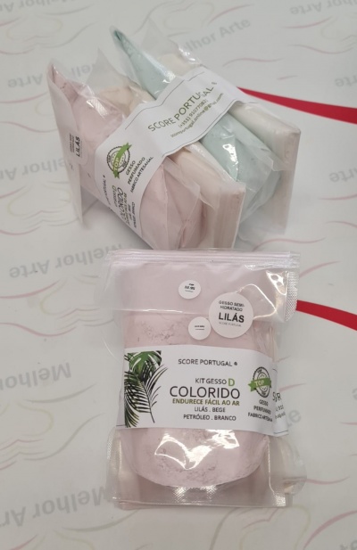 Kits de gesso colorido Score Portugal em embalagens transparentes com etiquetas brancas e texto em português.