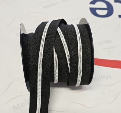 Rolo de fita preta com listra branca central