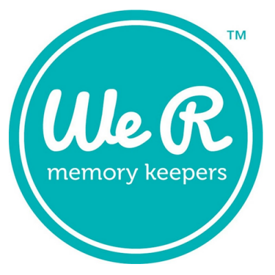 Logotipo azul turquesa com texto We R memory keepers