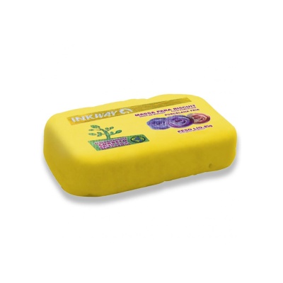 Esponja amarela para limpeza com texto impresso