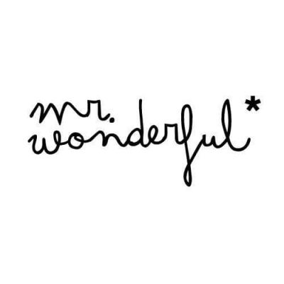 Texto manuscrito 'mr. wonderful*' em preto sobre fundo branco