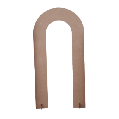 Arco de papel cartão castanho em formato de U invertido