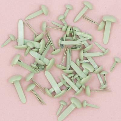 pinos tipo t verdes claros sobre fundo rosa