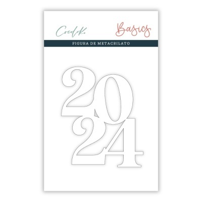 Figura de metacrilato branca com os números 2024 na embalagem Cookit Basics