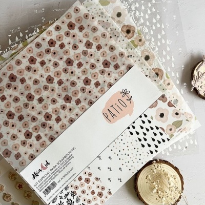 Conjunto de papéis para scrapbooking com padrões florais e geométricos em tons neutros