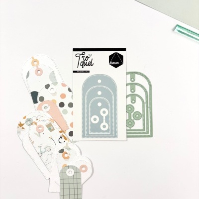 Etiquetas tag coloridas e molde metálico para recorte