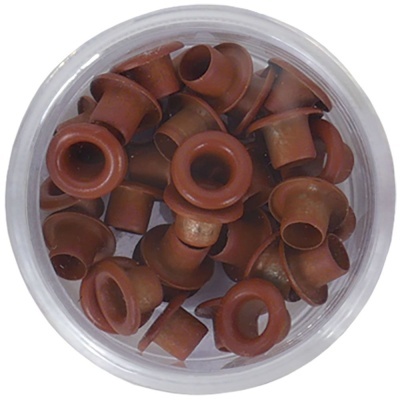 Peças de borracha castanha em recipiente plástico