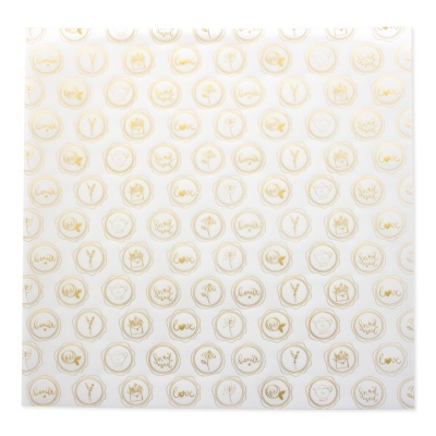 Papel de embrulho branco com carimbos dourados de amor