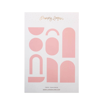 Poster com formas geométricas cor-de-rosa sobre fundo branco com texto Memory Logger.