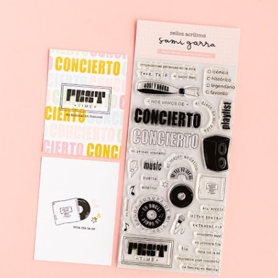 selos acrílicos transparentes de música e concerto em embalagem sobre fundo rosa