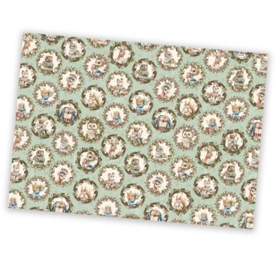 Pano com padrão floral e ilustrações de animais caricaturais