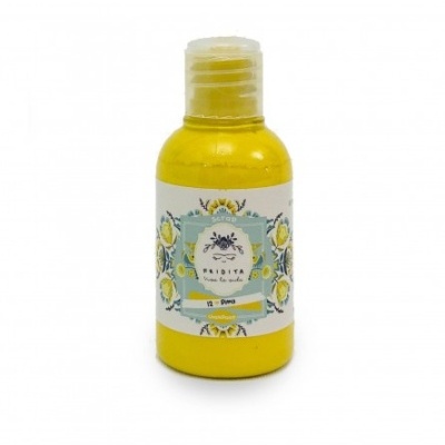 Frasco pequeno amarelo com etiqueta floral e texto PESIDITA