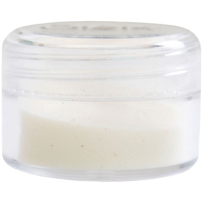 Recipiente transparente pequeno com pó branco