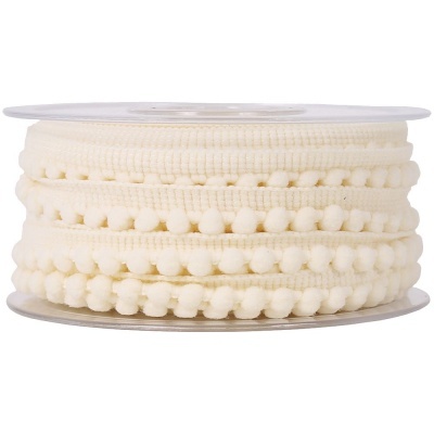 Rolo de fita decorativa branca com pompons pequenos