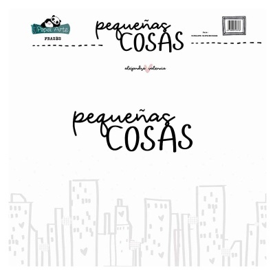Papel decorativo com texto 'pequeñas COSAS' e design de edifícios cinzentos