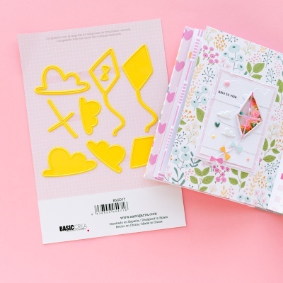 Moldes amarelos para artesanato e álbum decorado floral