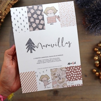 Bloco de papel decorativo com padrões e ilustrações de raparigas, árvores e texturas em tons castanho, bege e branco