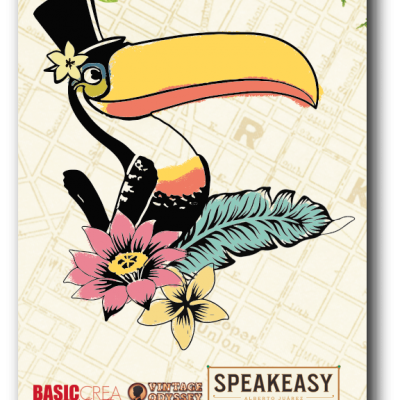 Carimbo acrílico com imagem de tucano com chapéu, flores e folha em fundo padrão mapa