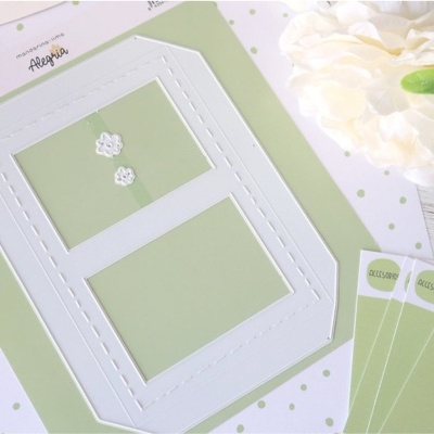 Conjunto de moldes de corte para scrapbooking e etiquetas verdes ao lado