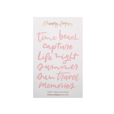 Papel branco com texto colorido e manuscrito com tema de memórias de verão.