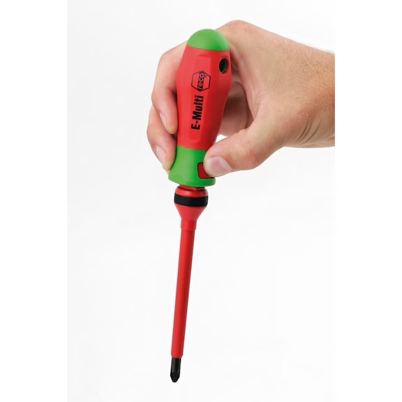 Jogo RECA MULTI de Chaves VDE 19 peças Chave de fendas vermelha e verde com texto E-Multi segurada por mão