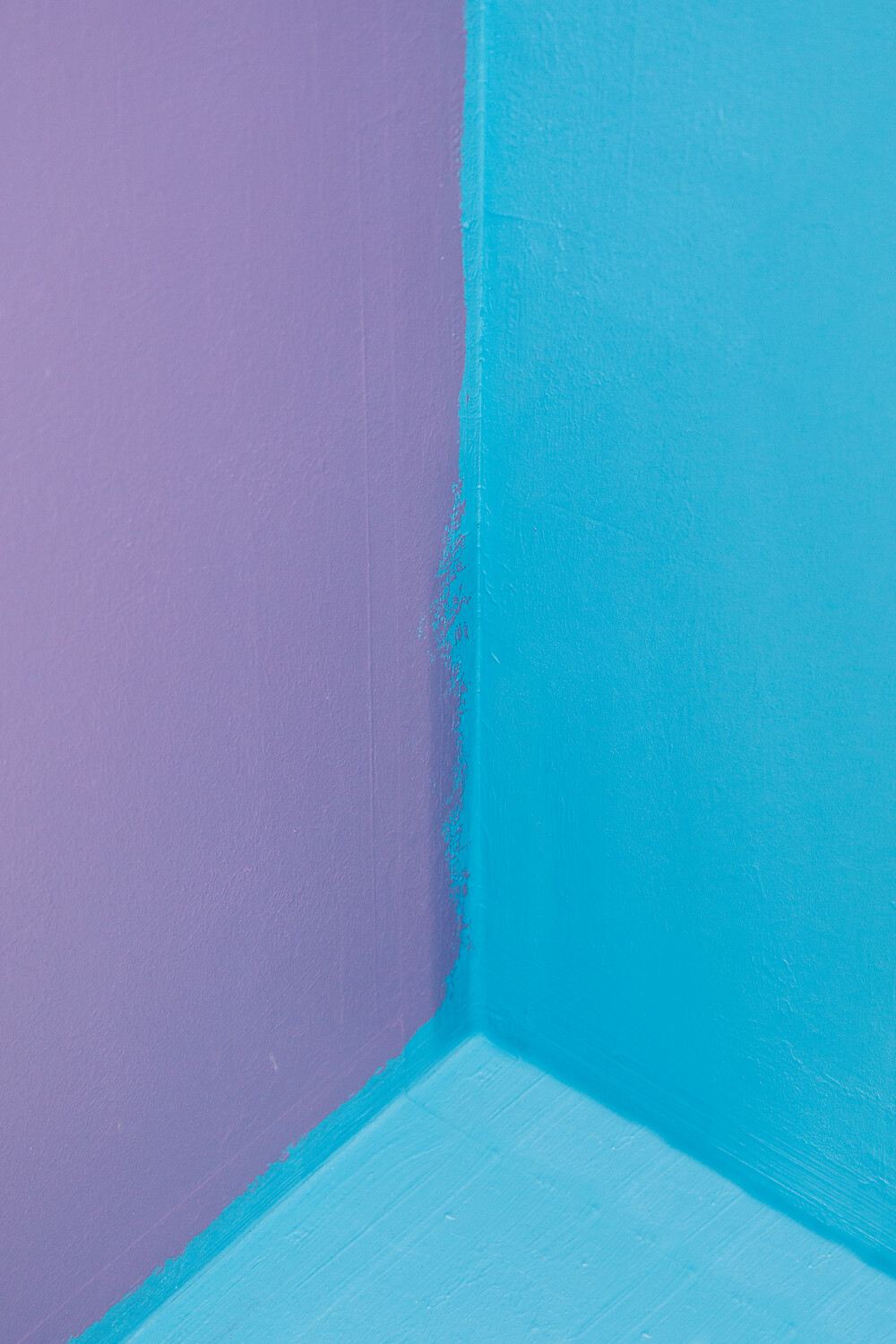 OTTOFLEX® - Membrana Líquida Canto interior pintado com paredes azul claro e lilás e chão azul claro