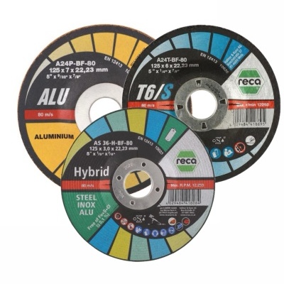 Três discos de corte coloridos para ferramentas com diferentes especificações e marcas.