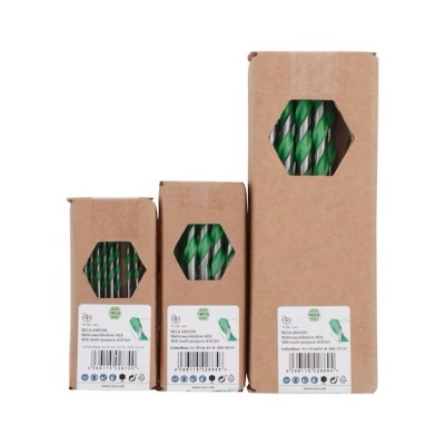 Caixas castanhas com canudos reutilizáveis verdes às riscas brancas