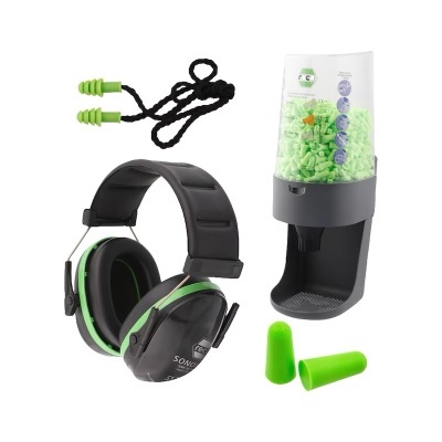 Conjunto de proteção auditiva com tampões verdes, dispensador e auscultadores pretos e verdes