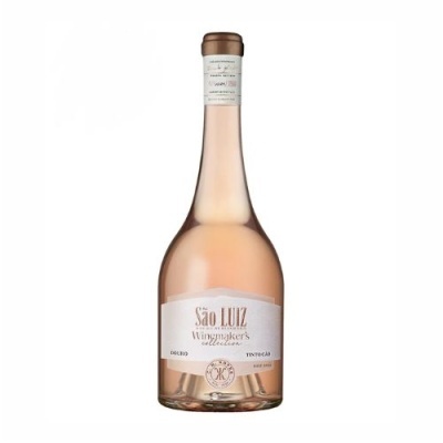 Garrafa de vinho rosé São Luiz com rótulo branco e tampa dourada