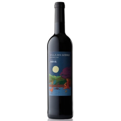 Garrafa de vinho tinto PALA DA LEBRE 2014 com rótulo azul ilustrativo