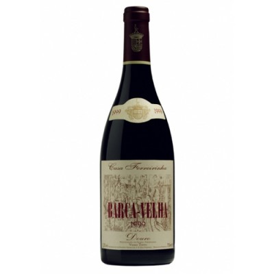 Garrafa de vinho Barca Velha 1999 com rótulo bege e texto em vermelho e preto