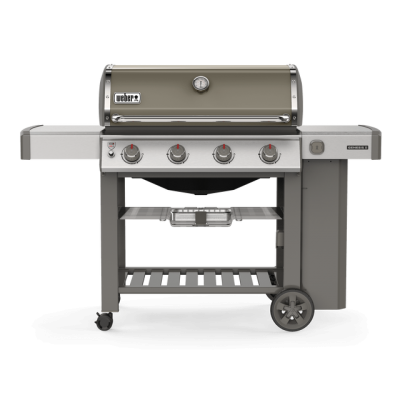 Grelhador a gás Weber cinza com quatro botões e rodas
